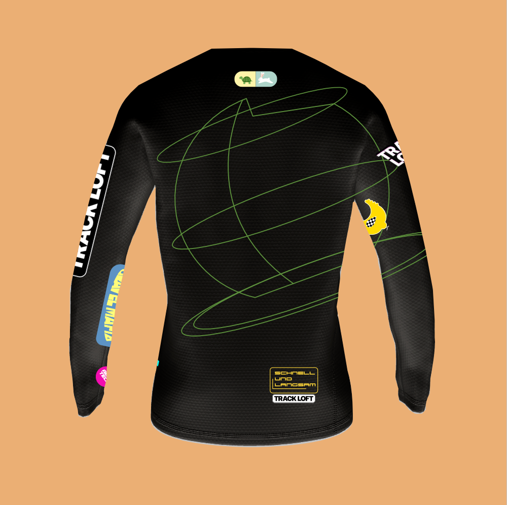 Relaxed long sleeve aero shirt. Made by SixtyFive