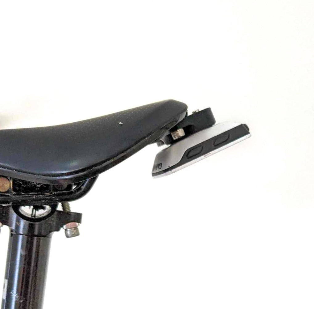 Saddle rear attachment adaptor for SWAT Specialized saddles, comes with Garmin receiver, as picture, or Wahoo receiver.