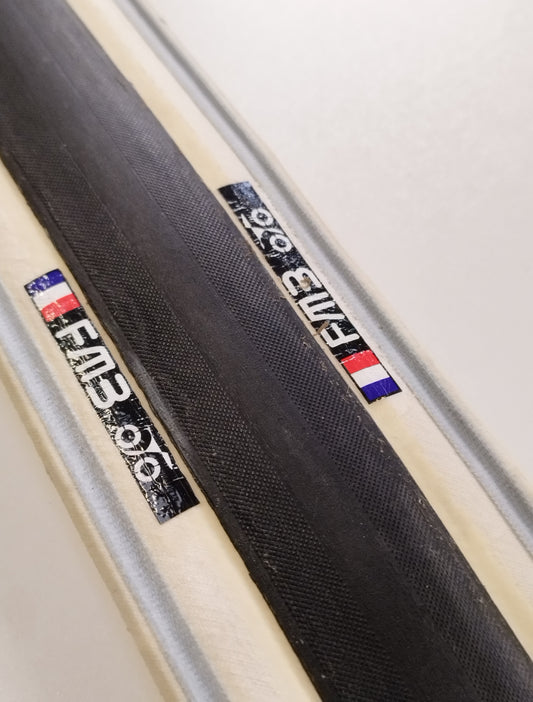 Racing Track Cotton 24.5 tire by François Marie Boyaux
