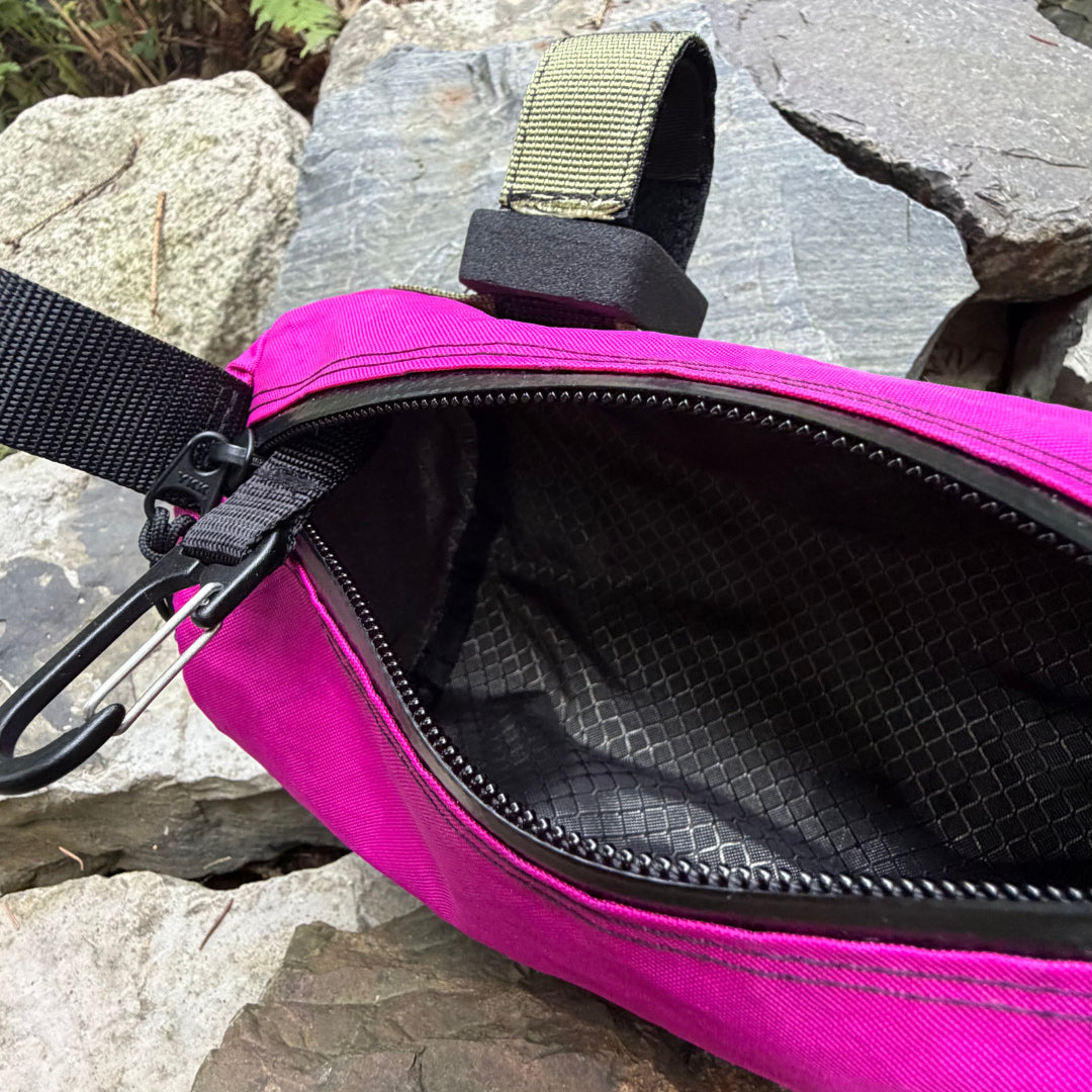 Turbo Synthé Handlebar bag by Yamaska Designs